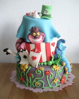 alice in wonderland birthday cake 11